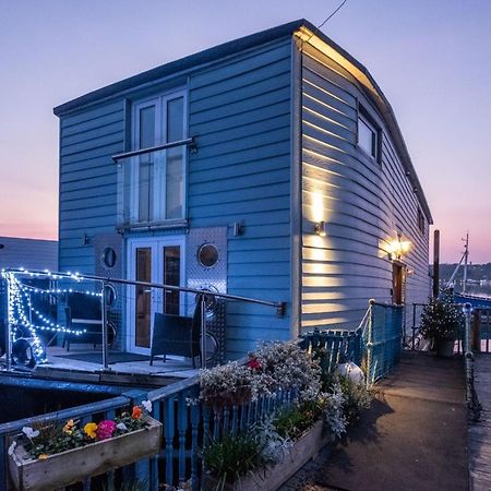 Houseboat Harbourside View Bed & Breakfast Newport  Exterior photo