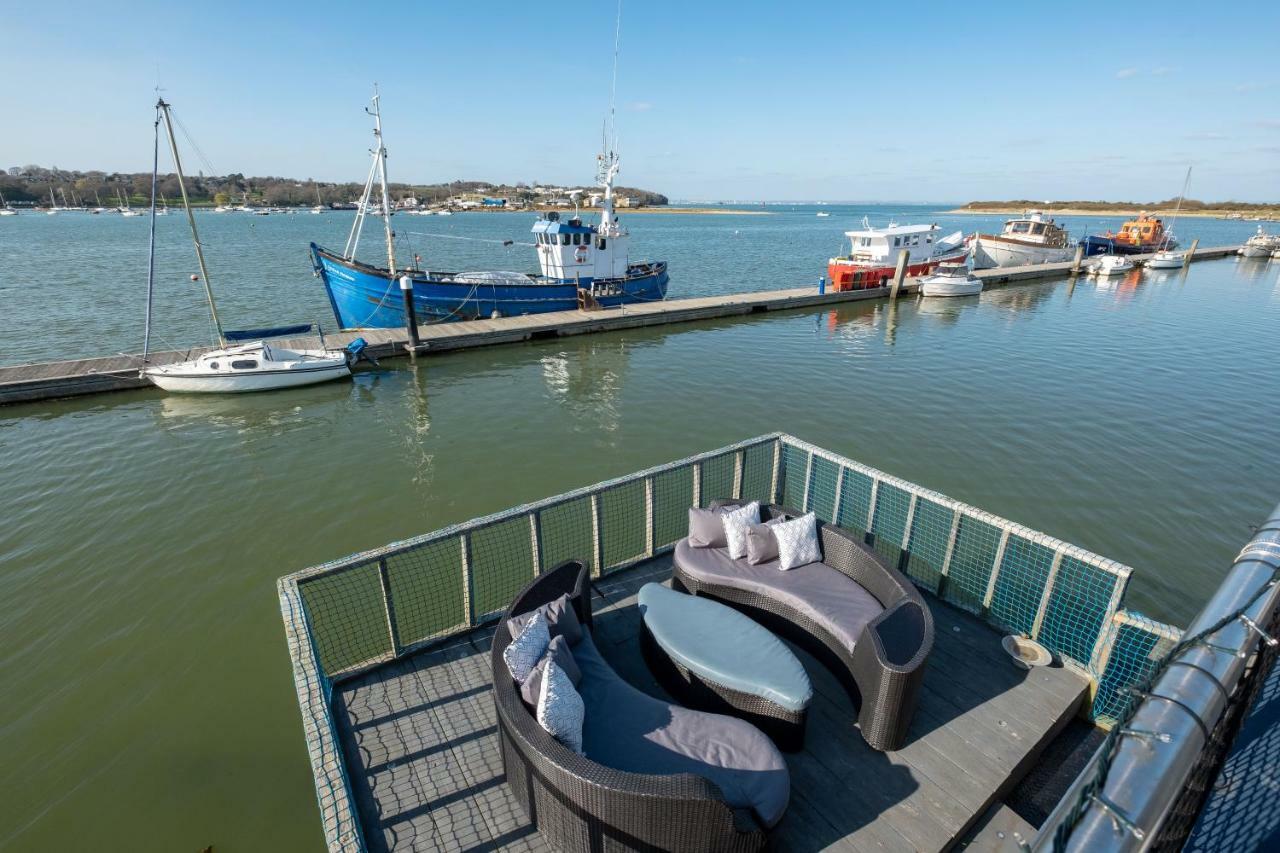 Houseboat Harbourside View Bed & Breakfast Newport  Exterior photo